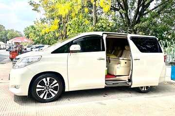 Private Transfer from Phnom Penh to Siem Reap by VIP Alphard 2010
