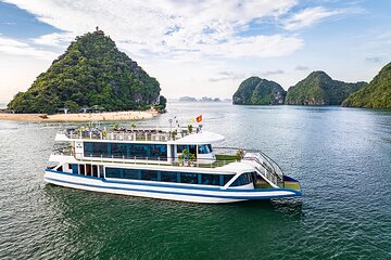 Hercules Cruise Luxury Day Tour in Halong Bay from Hanoi 