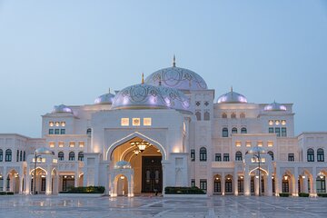 Abu Dhabi Highlights Tour from Dubai with Qasr Al watn Access