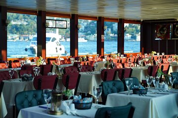 Istanbul: Luxury Dinner & Traditional Dance Bosphorus Cruise