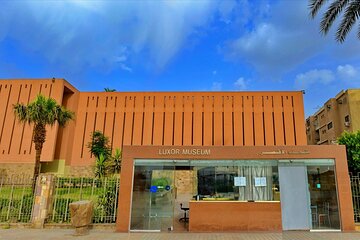Luxor & Mummification Museums & City Tour by H. Carriage & Dinner