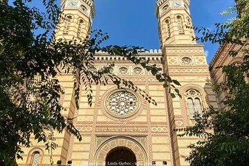 Private Walking Highlights of the Jewish District in Budapest