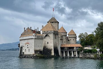 Private Excursion From Geneva to Montreux and Chillon Castle