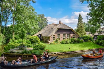 Giethoorn Private Tour with Cruise and Lunch from Amsterdam