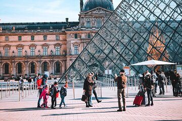 The Louvre Museum Private 2.5h Family-Friendly Tour