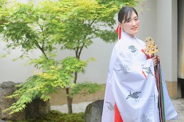 Shrine Maiden Ceremonial Dance Experience in Tokyo Asakusa