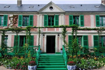 Private Tour with Guide to Midnight in Paris Movie Locations