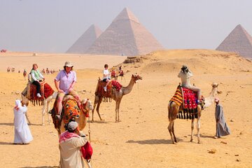 Giza Pyramids and Cairo Day Tour by Bus from Sharm El Sheikh