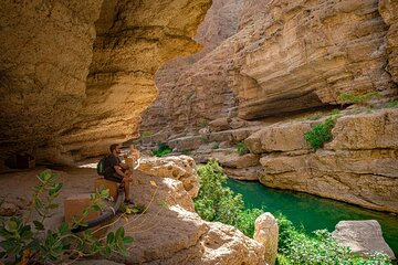 Full-Day Wadi Shab and Bimmah Sinkhole Tour