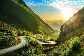 From Ha Noi: Ha Giang Motorbike Loop Tours (Group)