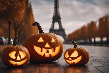 Paris Dark Stories: Halloween Spooky Walking Tour in Small Group