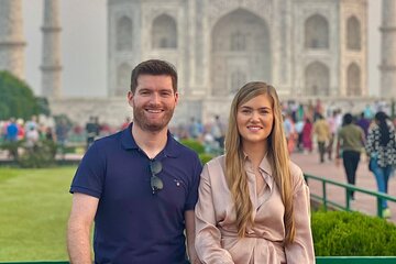 From Delhi: 2-Days Taj Mahal and Agra Overnight Tour By Car