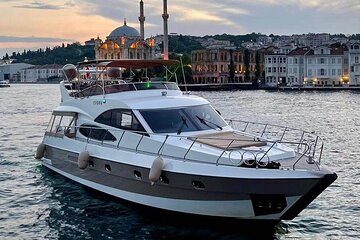 Istanbul Bosphorus Private and All Inclusive Yacht Tour 