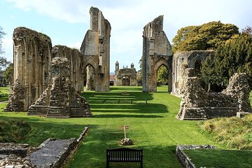 Glastonbury & Wells Cathedral Day Trip from Bath