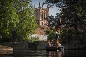 Punting Tour in Cambridge