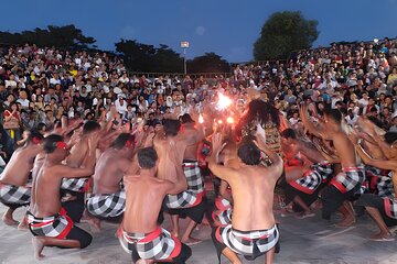 Uluwatu Sunset,Kecak Dance and Diner Seafood In Jimbaran