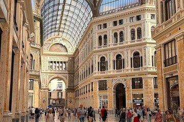 Strolling Naples as a Local