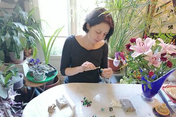 Create unique jewelry from top Parisian designer Bijoux Blues