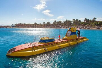 3 Hour Shared Submarine Hurghada Tour with a Guide