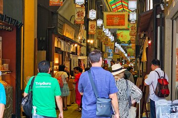 Kyoto Nishiki Market & Depachika: 2-hours Food Tour with a Local