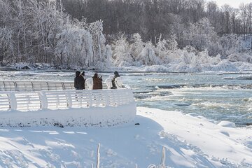 USA Winter Journey: Crossing Borders to Experience Niagara Falls