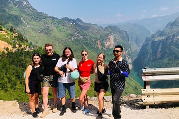 Guided Multi-2D/ 3D/ 4D Motorbike with JASMINE Tour in Ha Giang 