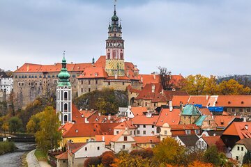 Cesky Krumlov Scavenger Hunt and Best Landmarks Self-Guided Tour