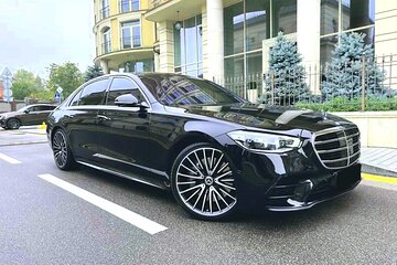 Departure Transfer: Paris City to Paris Airport CDG by Luxury Car