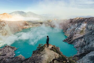 3 Day Private Tour to Mount Bromo Sunrise and Kawah Ijen Crater 