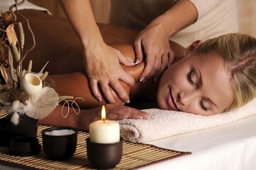 1 Hour Full Body Massage with Sauna Jacuzzi Steam From Hurghada