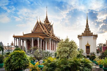 Full-Day Private Tour to Phnom Penh