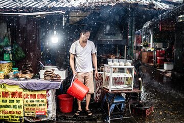 Street photography in Hanoi with a mobile / camera 