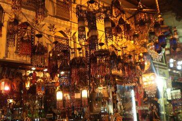Private Visit to Cairo's Khan el Khalili Market with Local dish