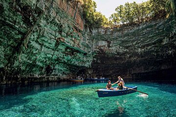 Spanish Shorex to Melissani & St. Gerasimos from Argostoli Port