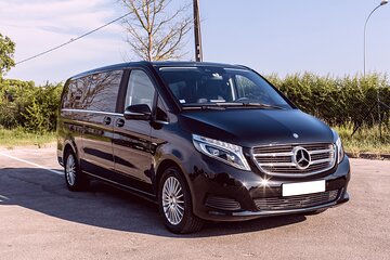 Paris to Reims one way or round-trip transfer in Sedan Car or Van