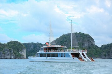 2 days/1night Cat Ba Catamaran and Paradise Cave Experience
