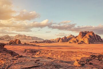 Full Day Private Hiking Tour in Wadi Rum Mountain with Lunch