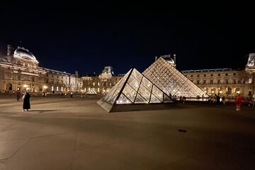 Off the Crowds Louvre private tour by night for Kids w/fast entry
