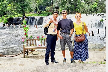 Phnom Kulen mountain Waterfall & 1000 lingas with Local Lunch