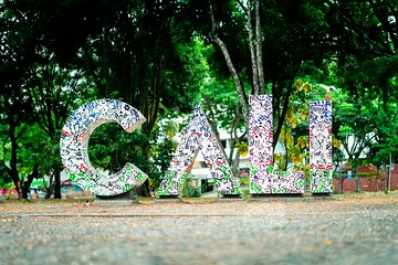 Cali: Walking tour of the historic center