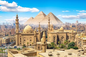 Private Tour from Hurghada to the Pyramids & Sphinx with Tickets