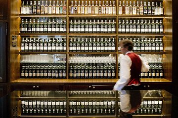 Edinburgh Luxury Private Food & Drink Tour with Eat Walk Tours