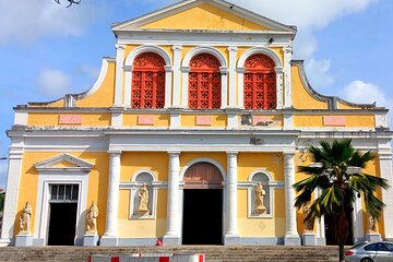 Historic Walking Tour of Pointe-à-Pitre with Guide in English