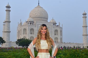 Taj Mahal Day Tour with Fatehpur Sikri From Delhi