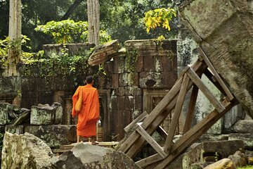 Private Guided Tour Khmer Temples Beng Mealea and Koh Ker