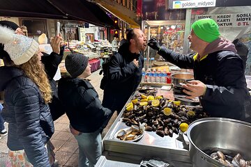 Istanbul Culinary Tour: Local Tavern and Gourmet Street Foods 