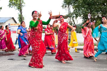 Private Tibetan Cultural Tour to Tibetan Settlements in Pokhara