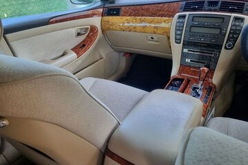 Private Camry/Mini Van Transfer: Denarau Hotels to Nadi Airport