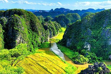 Ninh Binh Full-Day Tour to Hoa Lu, Tam Coc Boat Trip and Mua Cave