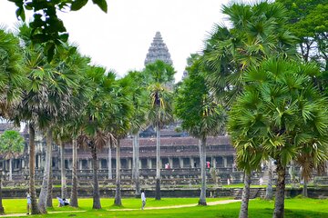 Angkor Wat Sunrise Tour: 2.5 Days with Tonle Sap Lake